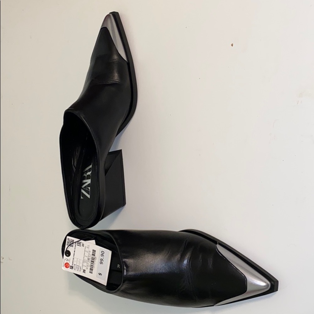Pointed black leather Zara open healed shoes